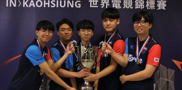 以其敏捷的 以其敏捷的